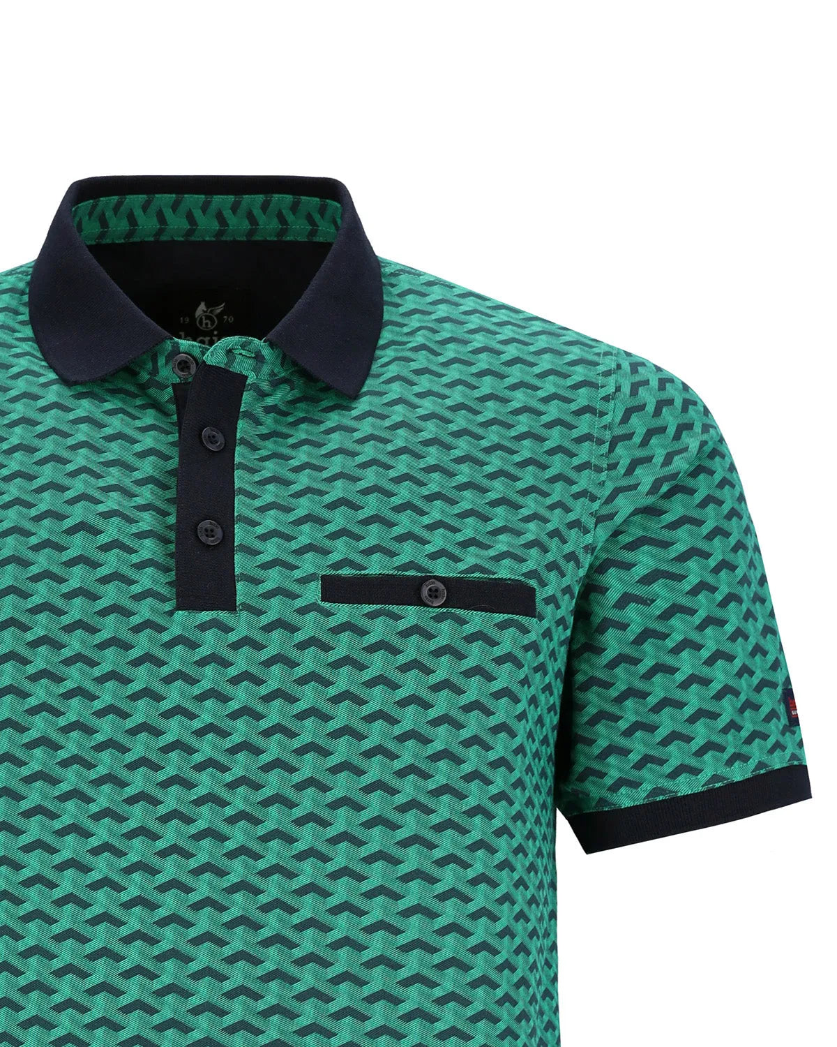 Grünes gewebtes Poloshirt mit schwarzen Akzenten und Tasche.
