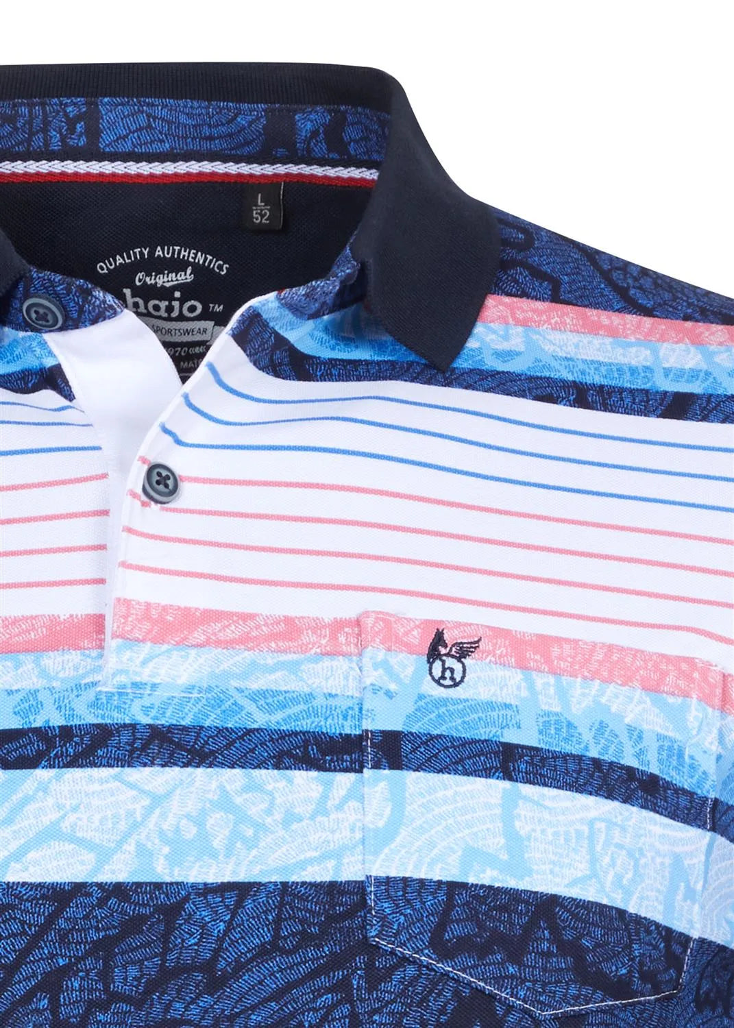 Blau-weiß gestreiftes Poloshirt mit schwarzem Kragen, Knopfleiste und gemusterten Ärmeln.