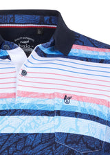 Blau-weiß gestreiftes Poloshirt mit schwarzem Kragen, Knopfleiste und gemusterten Ärmeln.