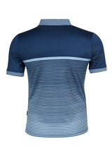 Blau-weiß gestreiftes Poloshirt mit Kragen, kurzen Ärmeln und Farbverlaufseffekt.
