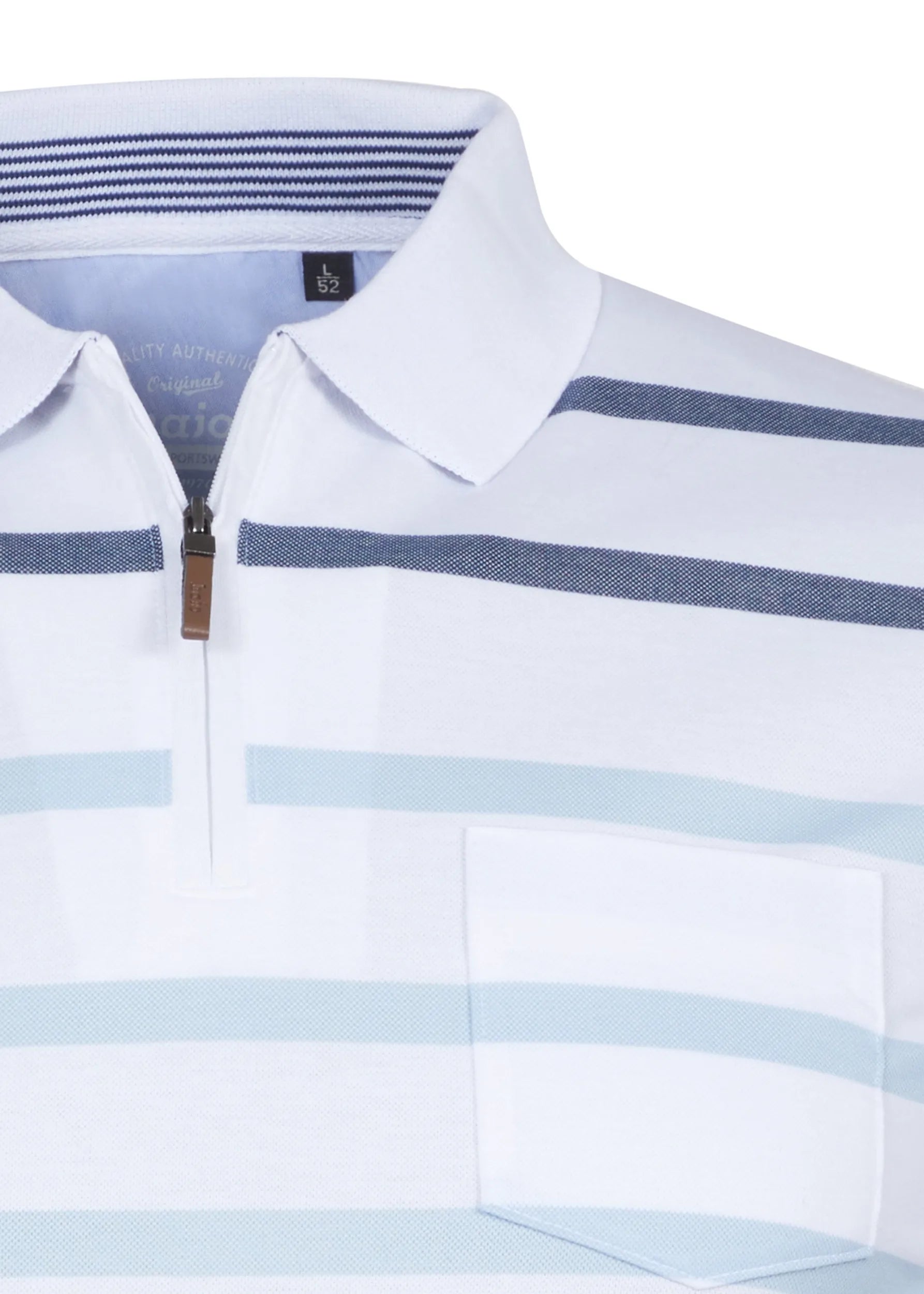 Weiß und hellblau gestreiftes Poloshirt mit halbem Reißverschlusskragen, aus Baumwolle.