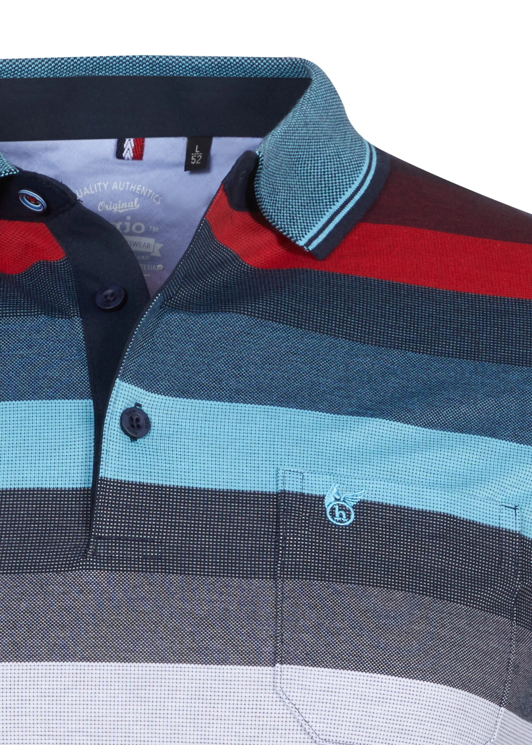 Polohemd mit blauen, roten und weißen Streifen, schwarze Knöpfe, strukturierter Stoff.