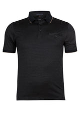 Schwarzes Poloshirt mit weißen Streifen und Netzeinsätzen, aus Baumwolle.