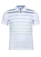 Weißes Poloshirt mit blauen und grünen Streifen, kurze Ärmel, Kragen, Knopfleiste mit Reißverschluss.