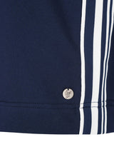 Marineblaue Sportshorts mit 3 weißen Streifen und silbernem Logo-Button