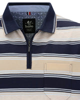 Gestreiftes Poloshirt mit marine- und cremefarbenen Streifen, aus Baumwolle.