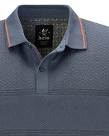Halo-Poloshirt mit orangefarbener Spitze und sechseckigem Muster.