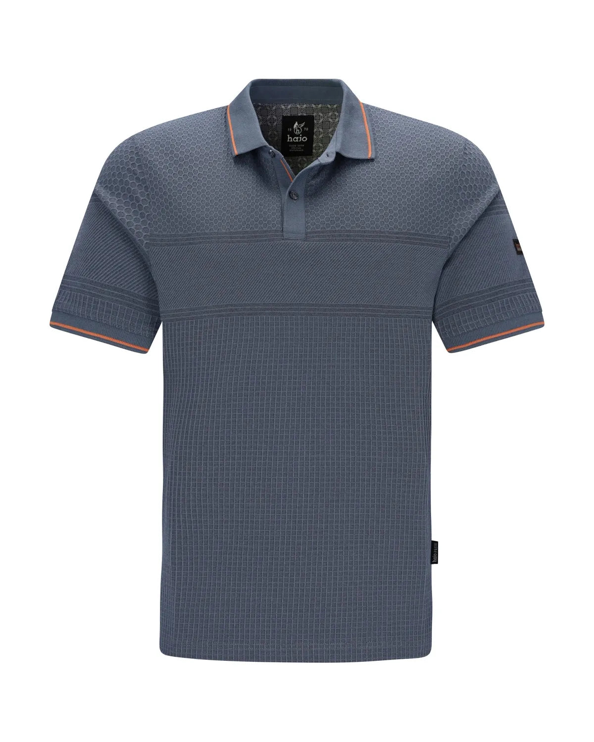 Marineblaues Poloshirt mit braunem Saum und Strukturmuster, mit Logo auf der Brust.