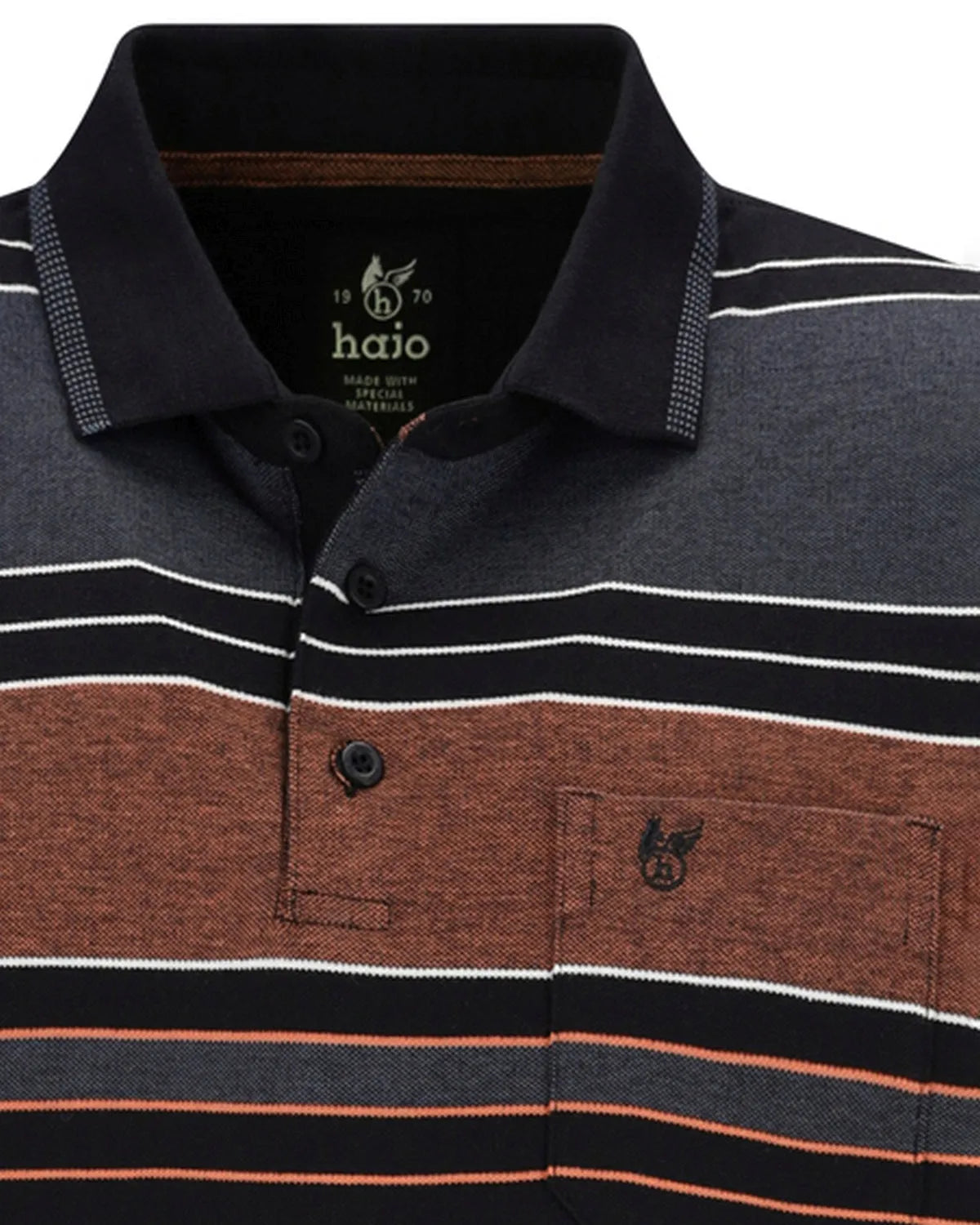 Gestreiftes Herren-Poloshirt von Halo mit marineblauen, braunen und weißen Streifen.