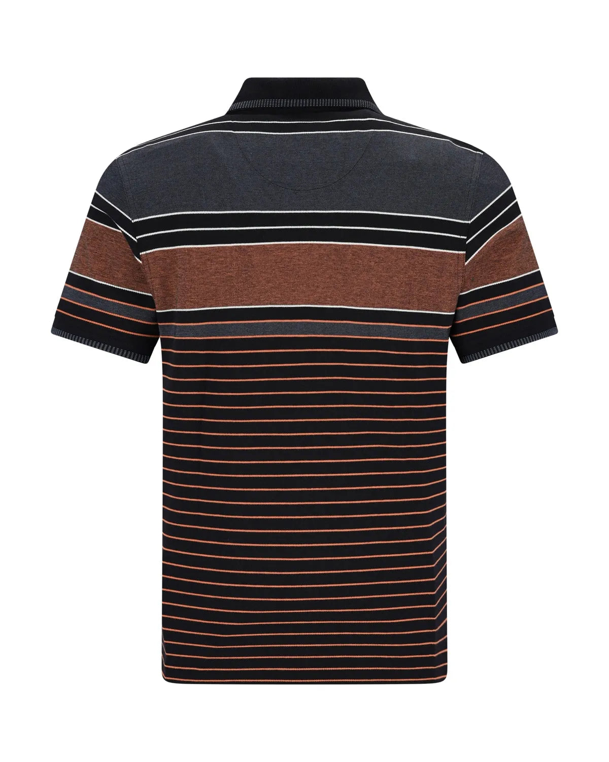 Gestreiftes Poloshirt mit schwarzen, braunen und orangefarbenen Streifen auf dunklem Grund.