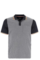 Hahnentritt-Poloshirt mit marineblauen Ärmeln und Kragen, weißen Knöpfen, schwarz-cremefarbenem Muster.