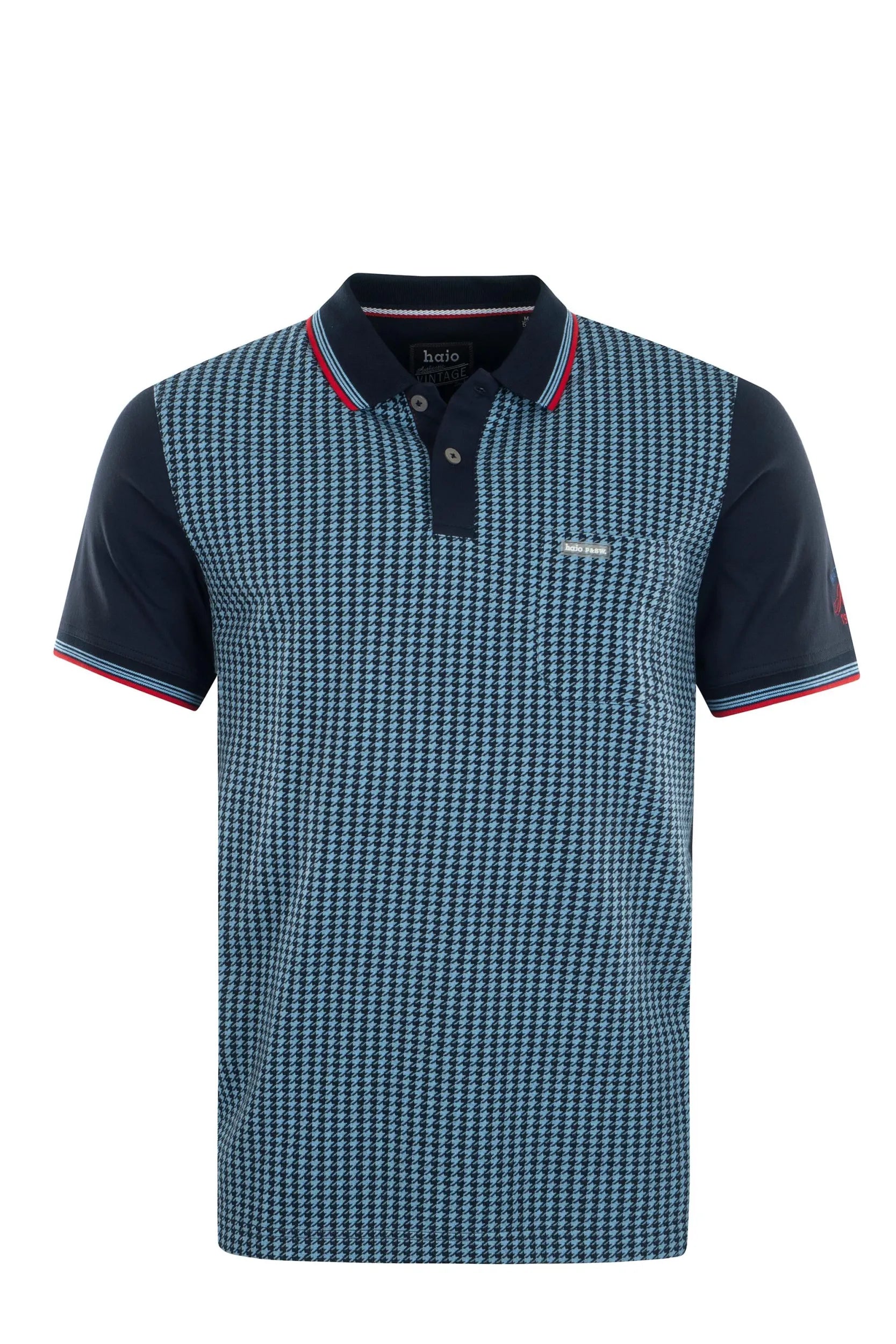 Marineblaues und blaugrünes Hahnentritt-Poloshirt mit roten Akzenten.