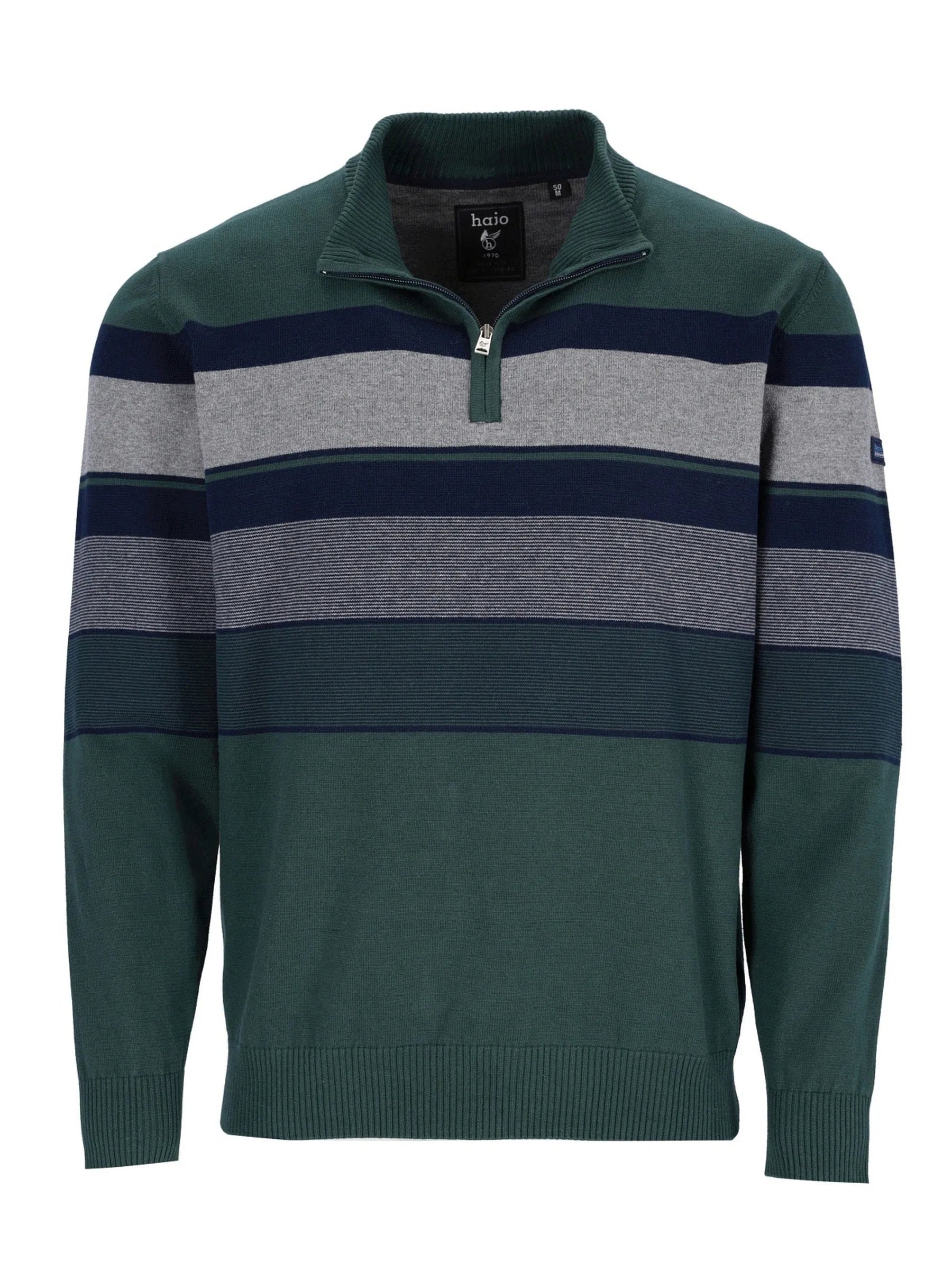 Grüner und marineblauer gestreifter Viertelreißverschluss-Pullover mit gerippten Manschetten und Kragen, wahrscheinlich aus Baumwolle oder einem ähnlichen weichen Material gefertigt.