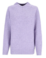 Lavendelfarbener Pullover mit dezentem Muster und gerippten Bündchen, Kragen und Saum.
