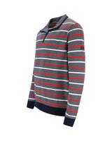 Gestreiftes Poloshirt mit marineblauen, roten und weißen Streifen auf grauem Hintergrund.