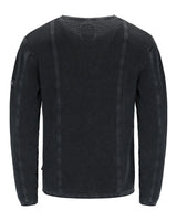Dunkelgrauer langärmeliger Herrenpullover aus Waffelstrick mit gerippten Abschlüssen.