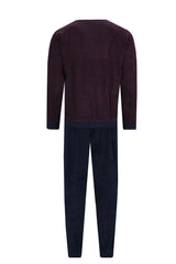 Dunkellila und marineblaues Lounge-Set mit strukturiertem Strickmuster.