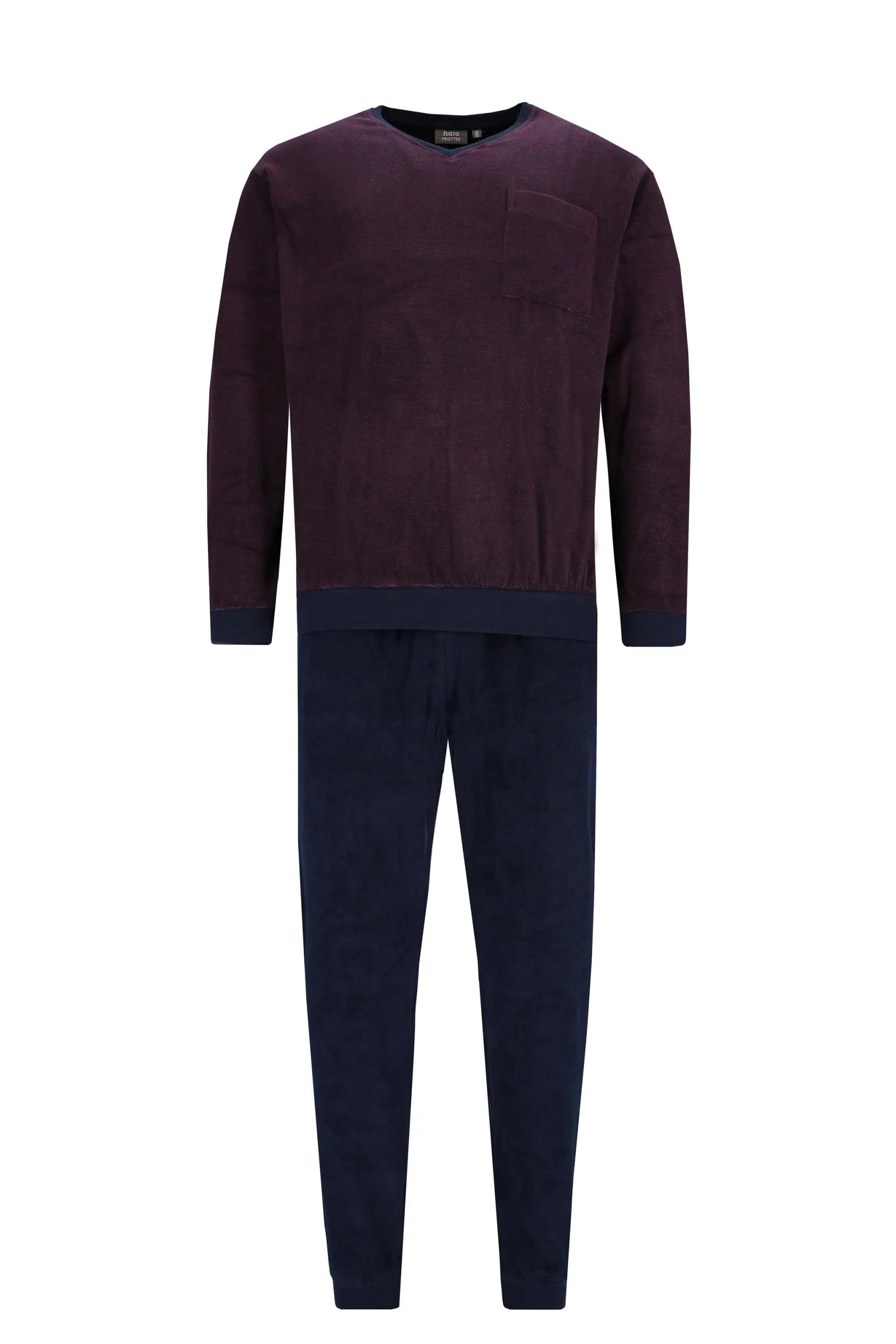Pyjama-Set aus Merinowolle in tiefem Burgunderrot und Marineblau. Entspannte Passform mit gerippten Bündchen und Bund.