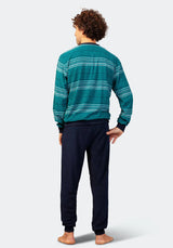 Blaugrün und marineblau gestreifter Pullover mit Jogginghose, Freizeitkleidung.