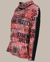 Rosa-schwarzer adidas Kapuzenpulli mit grafischem Druckdesign.