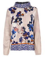 Beigefarbener Rollkragenpullover mit Blumendruck und Leopardenbesatz an Saum und Bündchen.