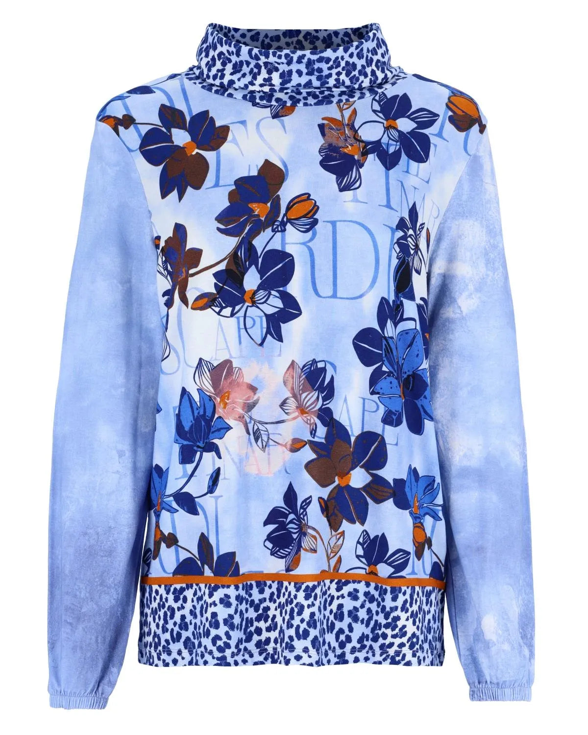 Blaue Bluse mit Blumen- und Leopardenmuster und hohem Kragen.