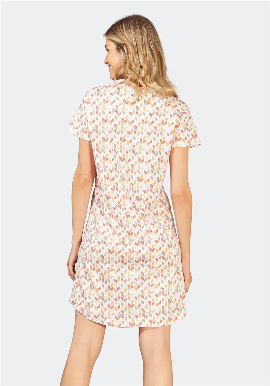 Rosa Kleid mit Blumendruck, gerafften Ärmeln und Knopfleiste.
