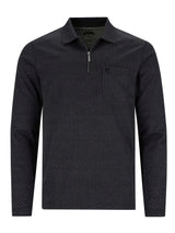 Schwarzes und graues gemustertes Reißverschluss-Poloshirt mit Logo auf der Brust.