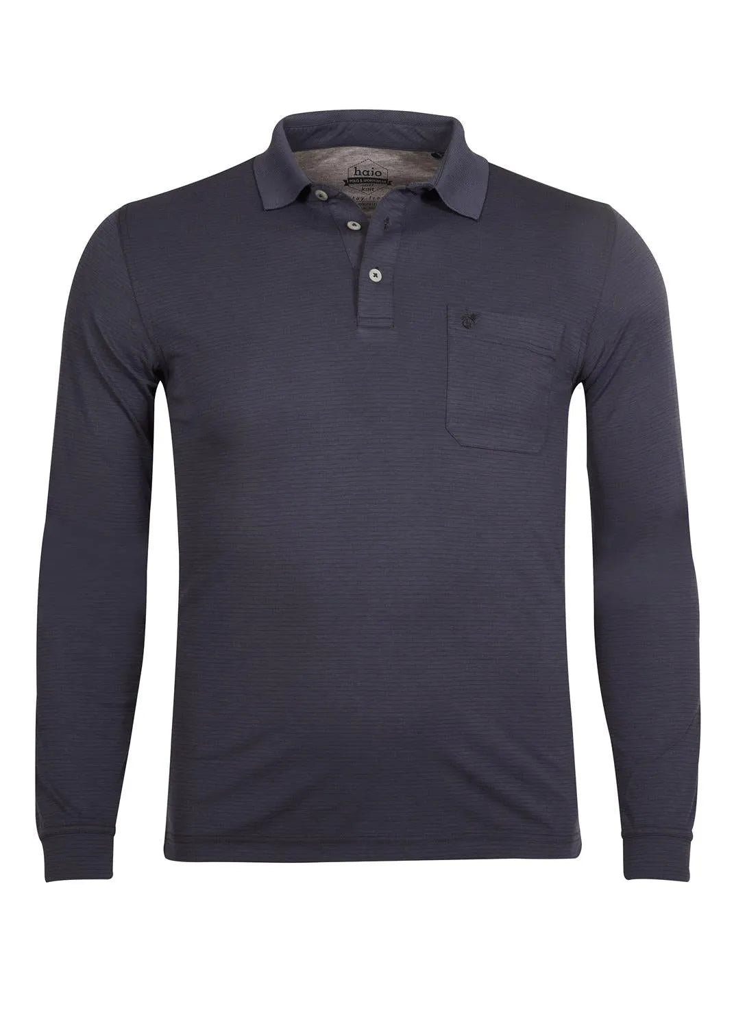 Marineblaues, langärmeliges Poloshirt mit Tasche und Kragen, mit einem dezenten Logo auf der Brust.