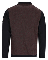 Brauner und schwarzer strukturierter Pullover mit kontrastierenden Ärmeln.