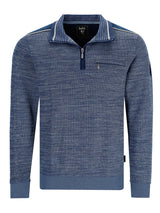 Blauer Viertelreißverschluss-Pulli mit gestreiftem Kragen und Taschen-Details.