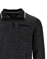 Anthrazitfarbener Pullover mit halbem Reißverschlusskragen und orangefarbenen Streifendetails.
