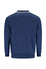 Marineblaues strukturiertes Poloshirt mit weißem Besatz und Kragen, inspiriert vom klassischen Stil von Ralph Lauren.