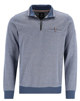 Blauer und grauer strukturierter Pullover mit halbem Reißverschlusskragen, Taschendetails und Kontrastbesatz.