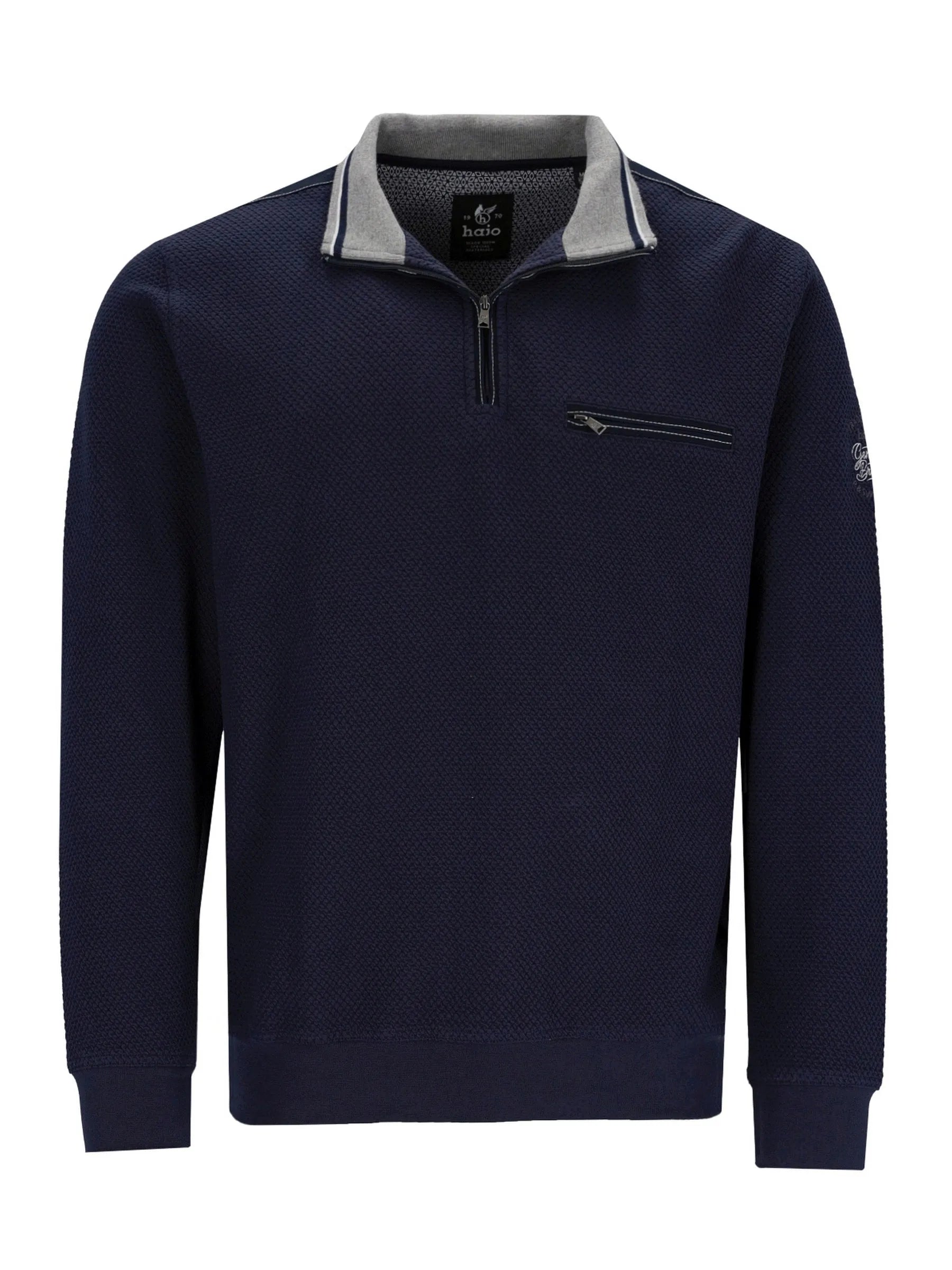 Marineblauer Reißverschluss-Pullover mit Kontrastkragen und Tasche, Design aus texturiertem Stoff.