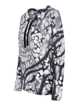 Schwarz-weiße Tie-Dye-Kapuzenpulli mit Blumenmuster, Kapuzen-Sweatshirt.
