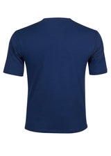 Marineblaues T-Shirt mit Rundhalsausschnitt, kurzen Ärmeln und lockerer Passform.