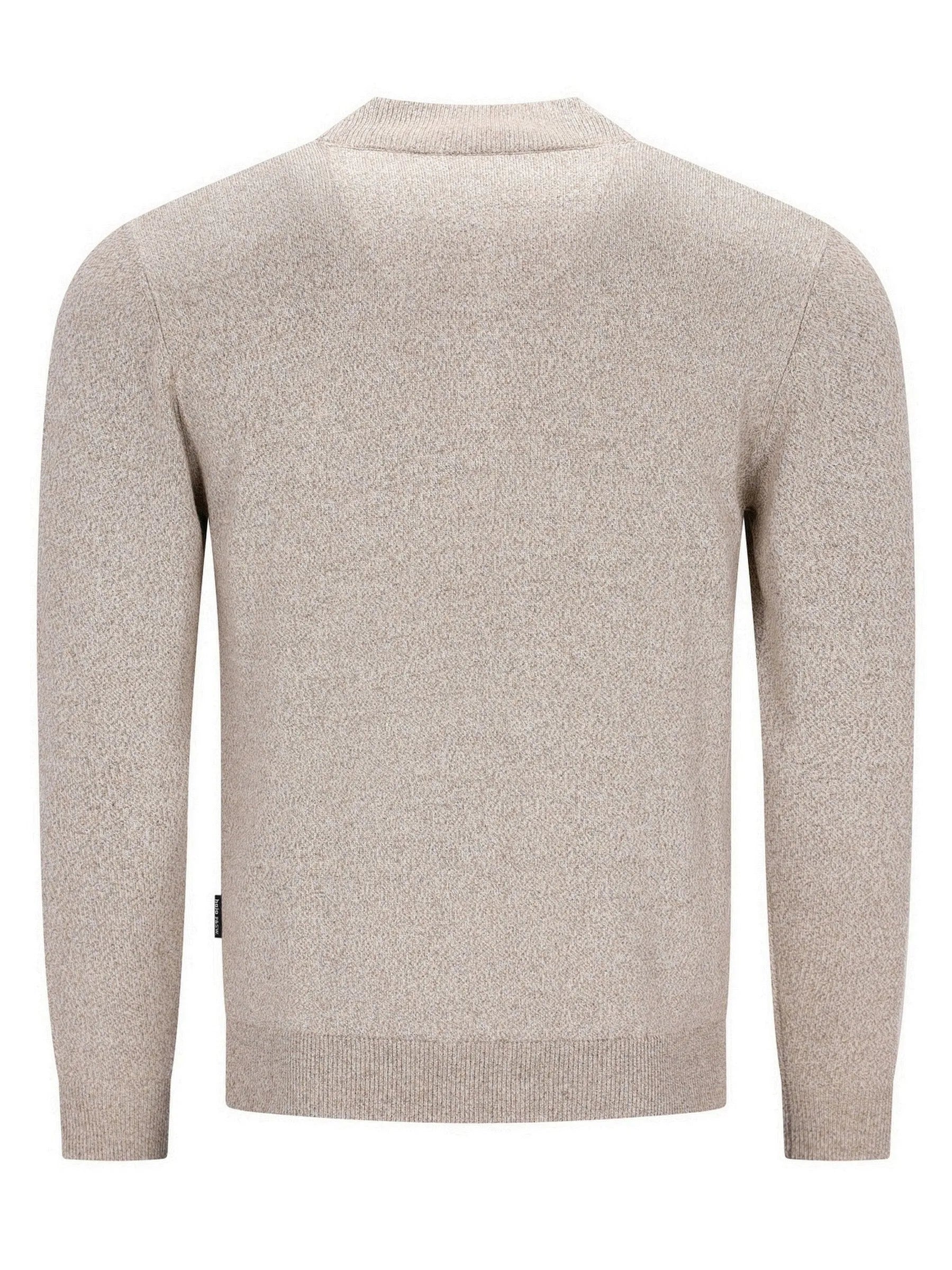 Beiger strukturiertes Pullover mit Rundhals und langen Ärmeln.