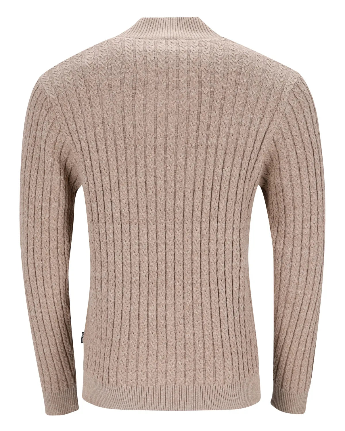 Beigefarbener Zopfstrickpullover mit geripptem Halsausschnitt und Bündchen.