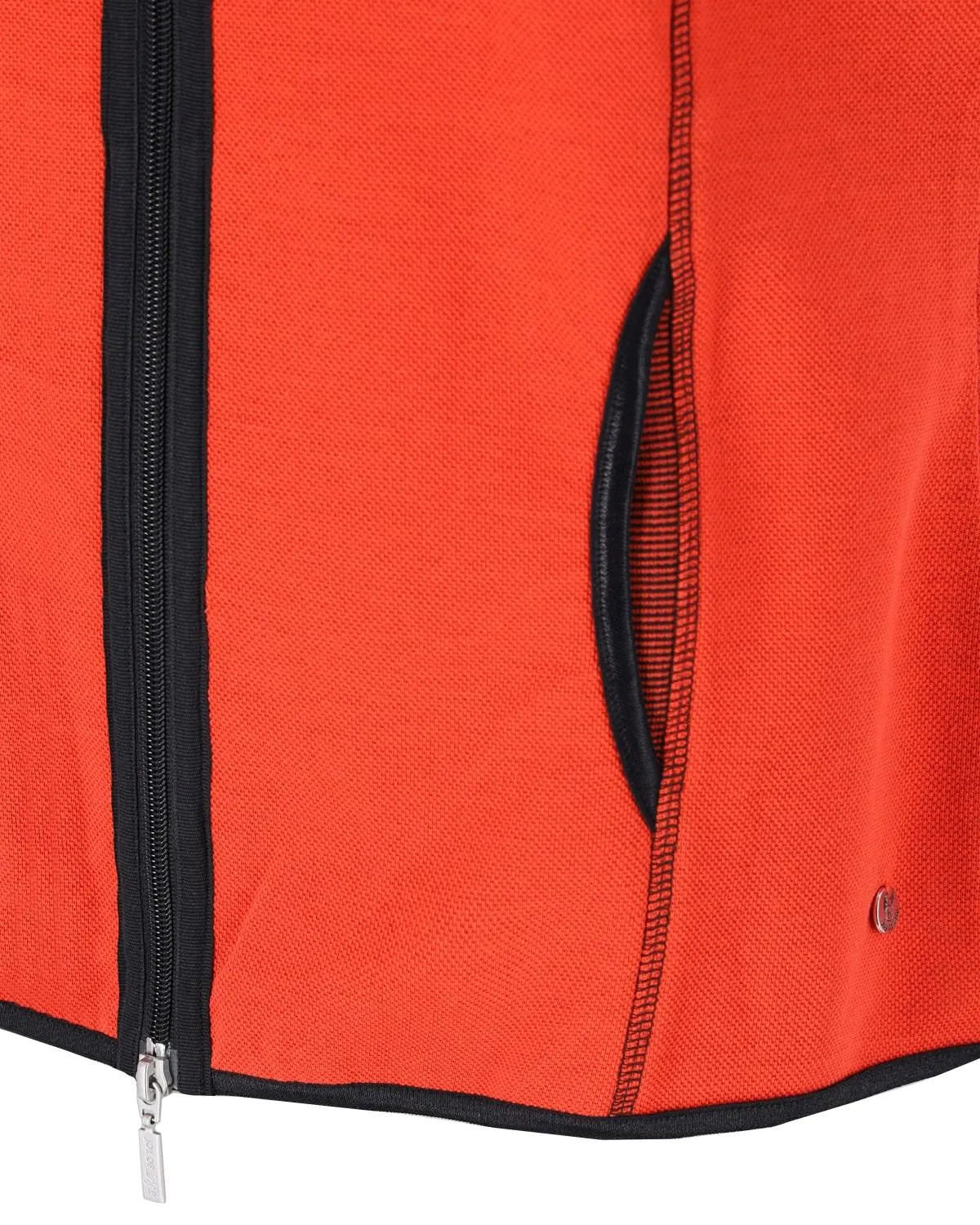 Orangefarbene Netz-Sicherheitsweste mit schwarzem Reißverschluss und Tasche.